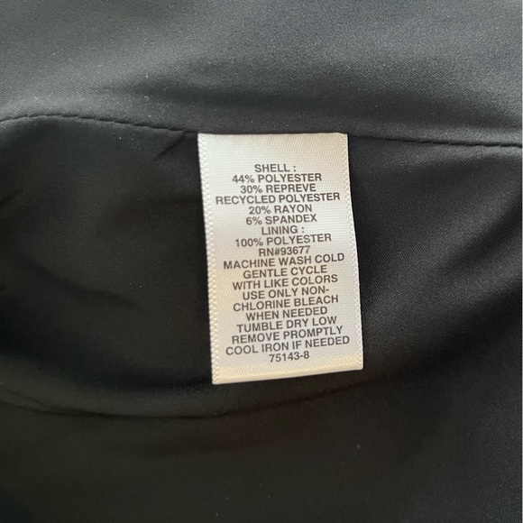 Simply Liz Cropped Black Jacket - Picture 4 of 4